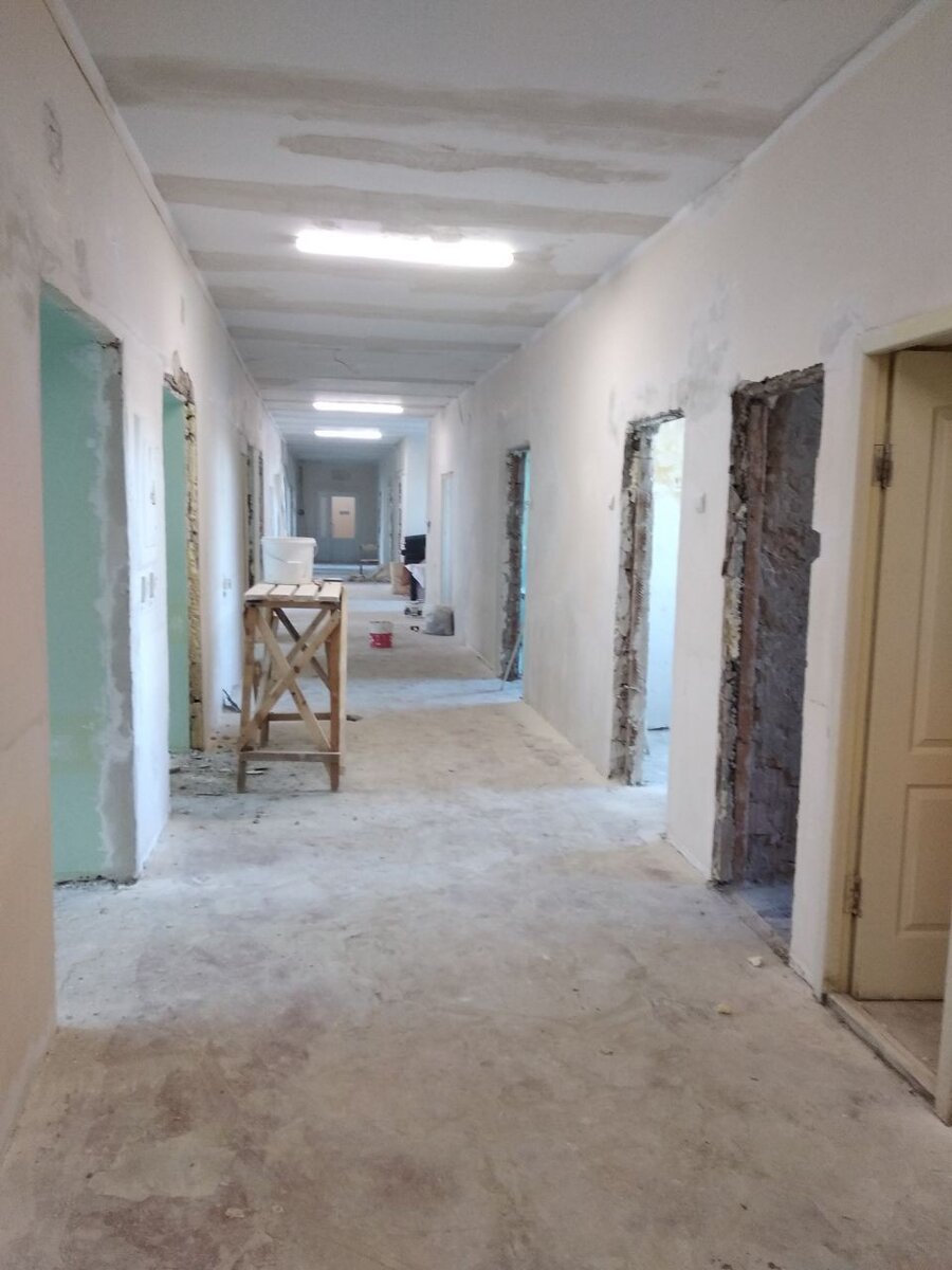     В больнице заменят систему автоматической пожарной сигнализации, сантехнику и двери. Фото: телеграм-канал Эльвиры Пинчук @elvira_pinchuk