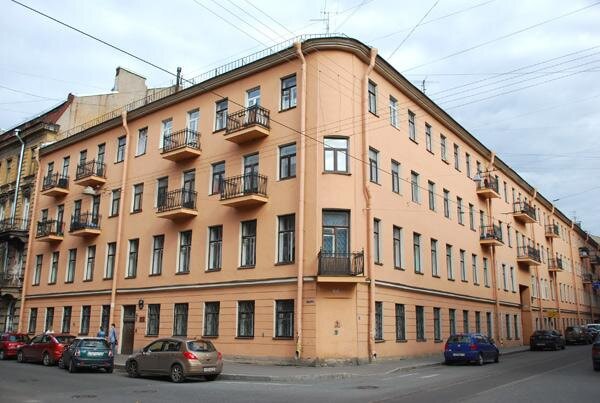 Фото дома по адресу Свечной пер., 18—20; Коломенская ул.,16. Изображение из Интернета 