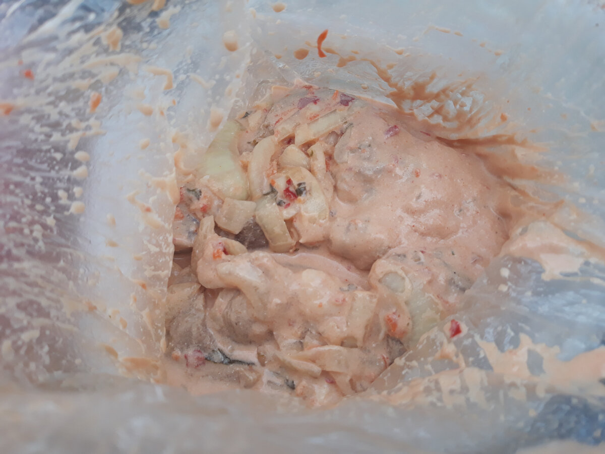 Мясо я мариновала вечером, в четверг.