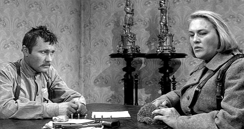 Кадр из фильма "Комиссар"