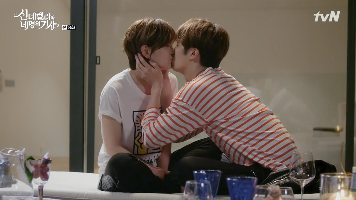 Вот они, готовеькие, целуются..