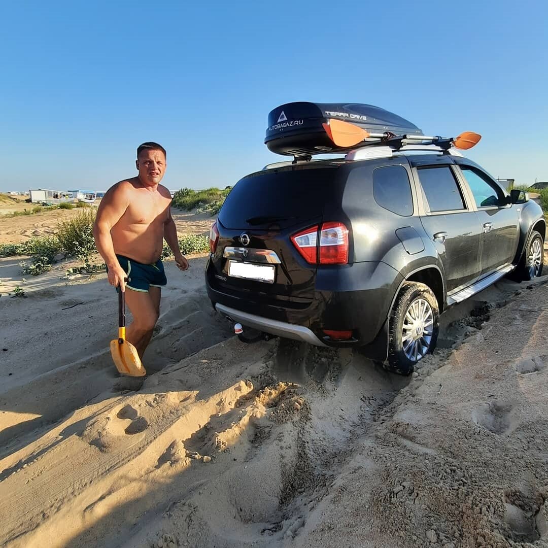 лопата, подарок брата, как нельзя пришлась кстати. Хорошо, что взял с собой. 