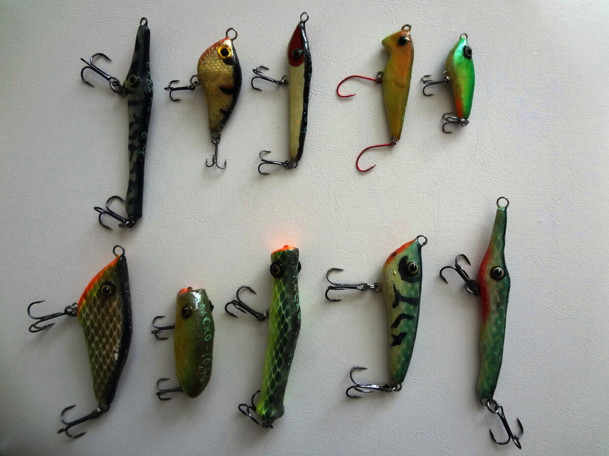 В этой новой партии представлено четыре мелких окунёвых джерков и четыре более крупных, предназначенных для ловли щуки, а также один поппер и один малас.