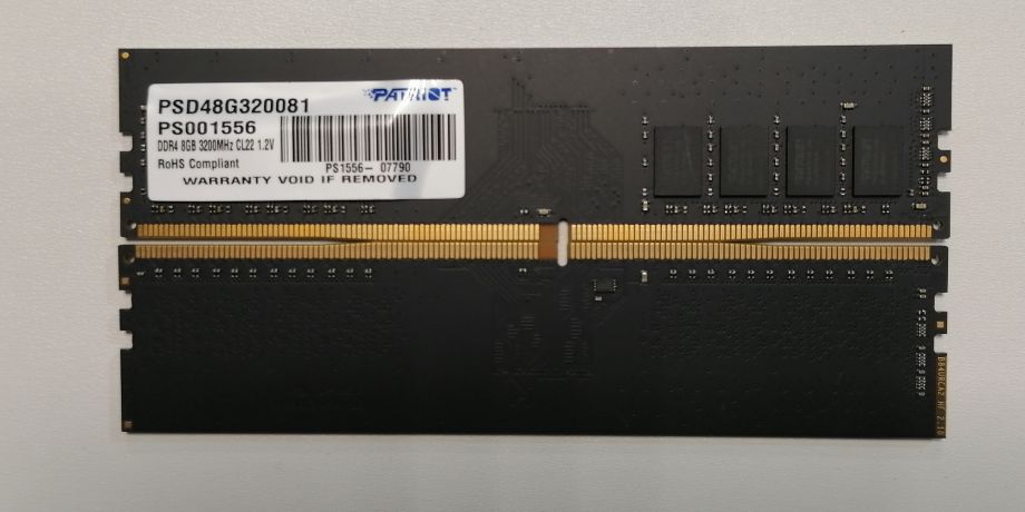 Модули памяти Patriot PSD48G320081 8 GB 3200 MНz с обеих сторон, без упаковки