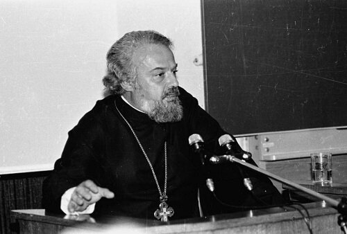 Священник, духовный писатель и проповедник Александр Мень (фото из Яндекс Картинки)