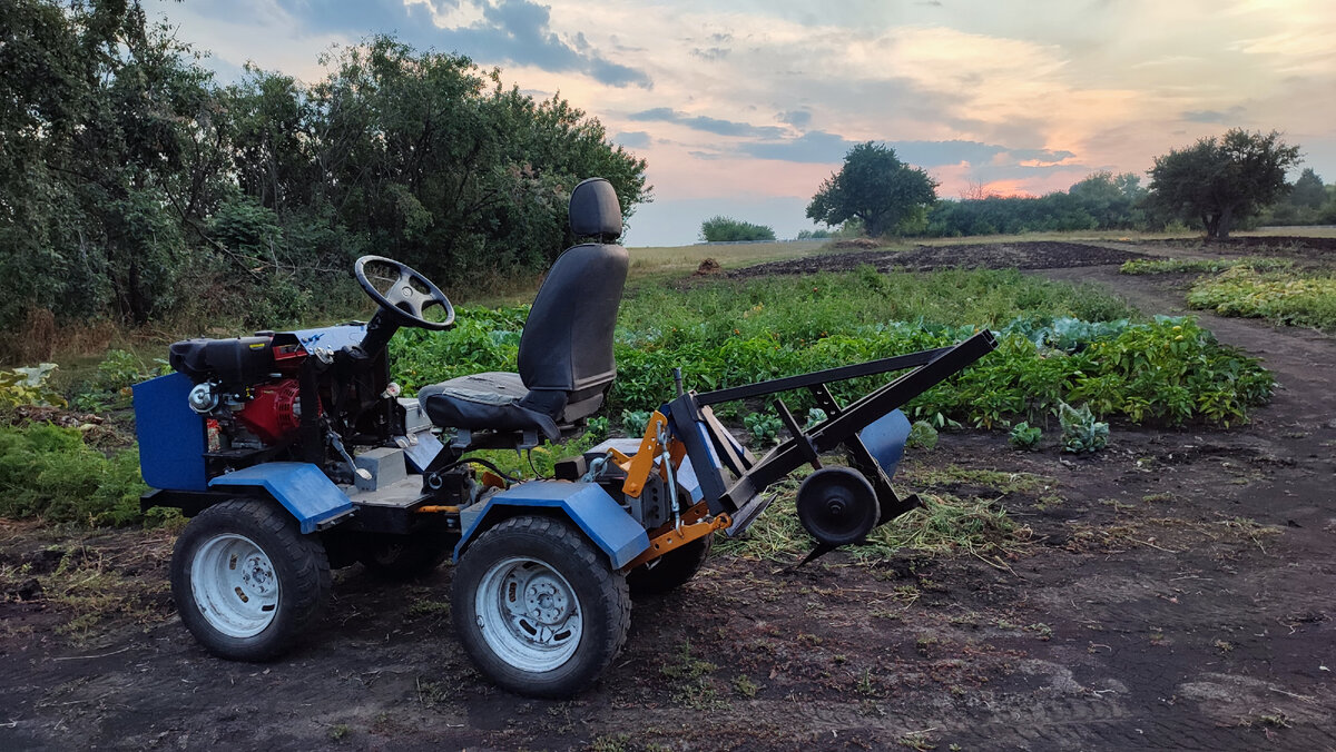 Самодельный мини трактор переломка с плугом