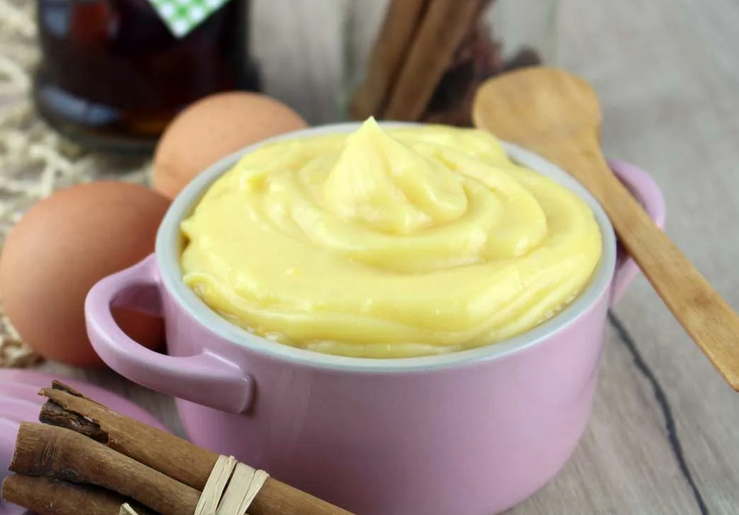 Cómo hacer una tarta de manzana con crema pastelera