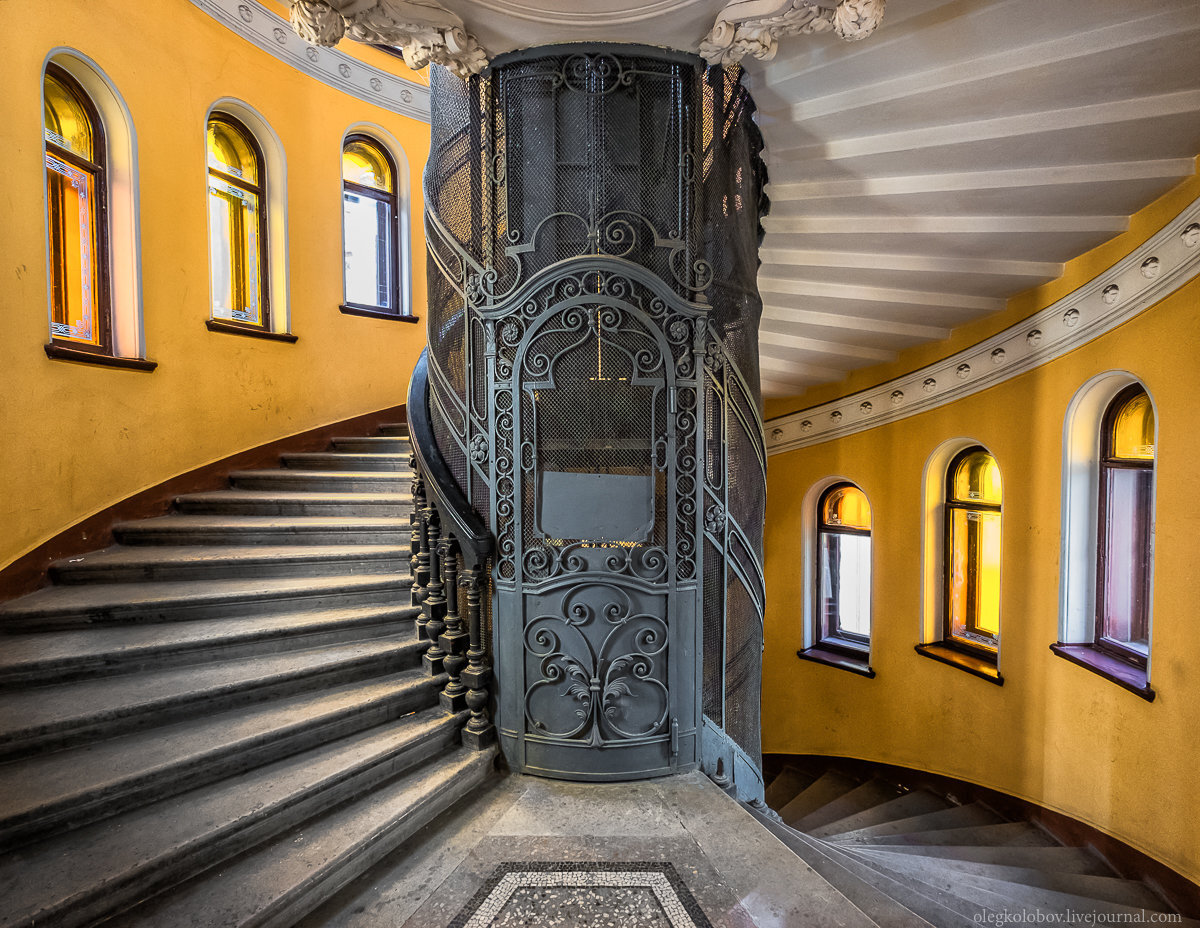 И окна прямые