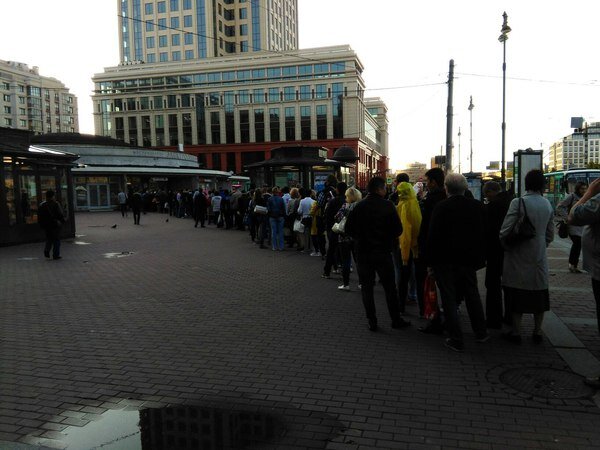 А ведь обычному туристу такое может показаться случайностью 