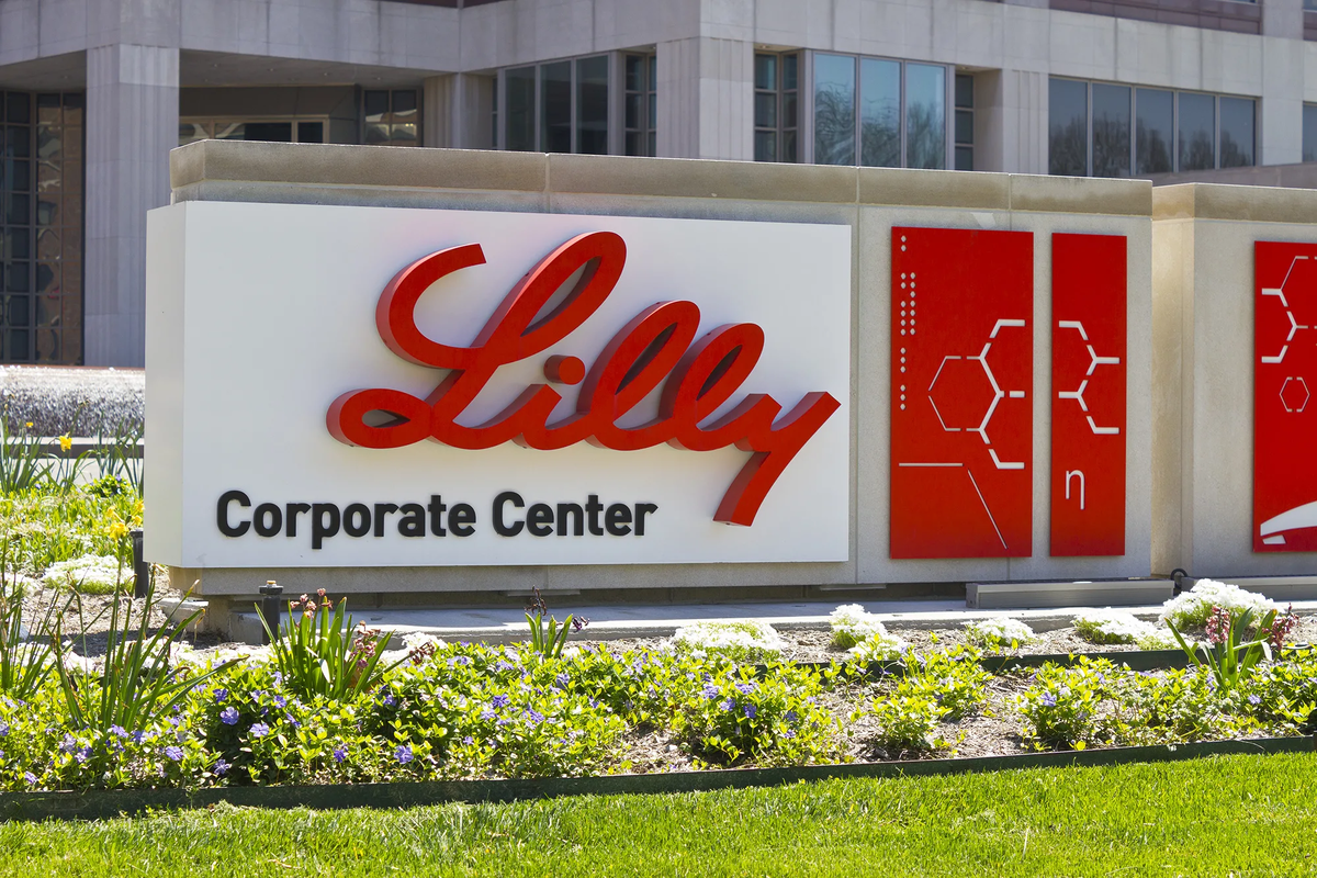 Американская фармкомпания Eli Lilly приостановила инвестиции и ввоз ряда лекарств в Россию, очередная компания, которая хочет и бизнес сохранить в России и не выглядеть токсично. И казалось бы.