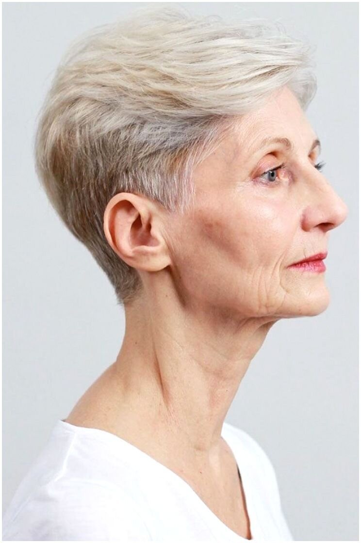 Стрижка Пикси 2023 для женщин 50 лет на короткие волосы