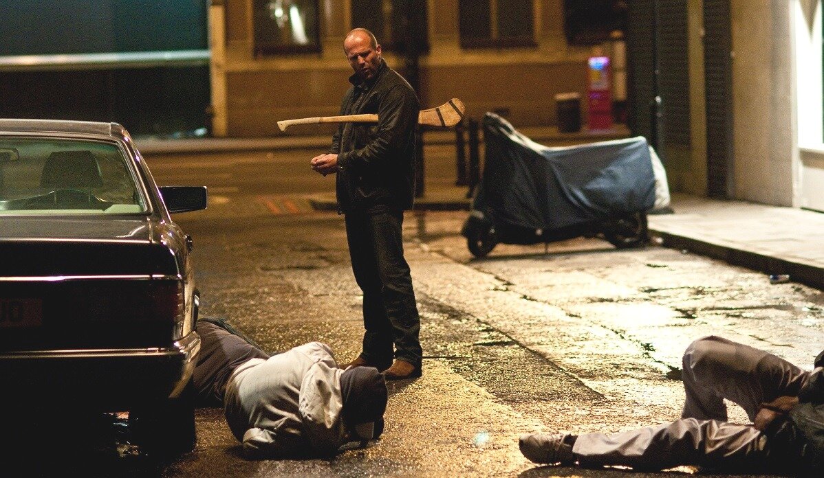 - Стоп, пацаны! По ходу, я не въехал в вашу игру - так клюшкой по мячику надо было бить, что ли? 