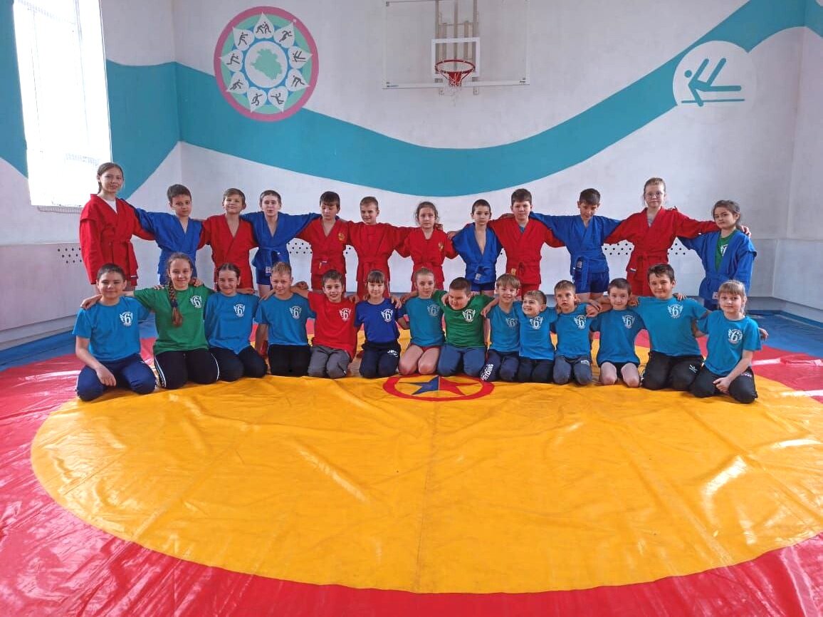 Школа самбо уралмаш екатеринбург. 2023. Школа самбо краснодар. Самбо награждение дети. Самбо в школу краснодарский.