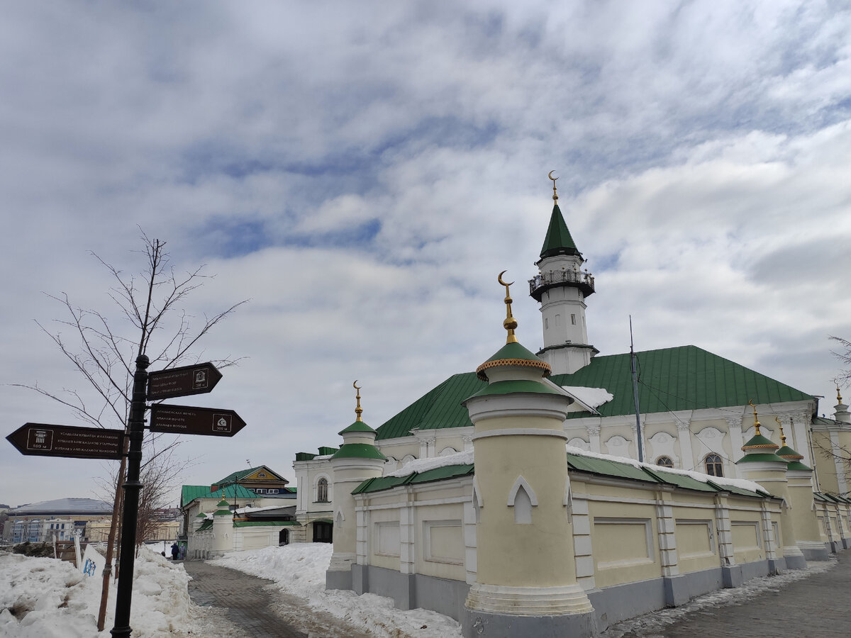 Деревянные цветные дома купцов и старейшая мечеть по соседству. Где такое  можно увидеть? В Старо-татарской слободе в Казани | Обо всем с 