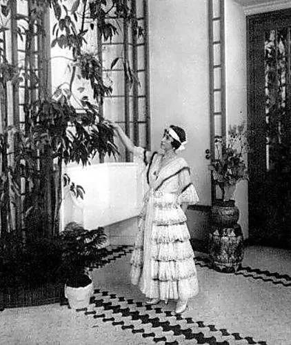 Матильда Кшесинская в своём доме. Фото с сайта https://little-histories.org