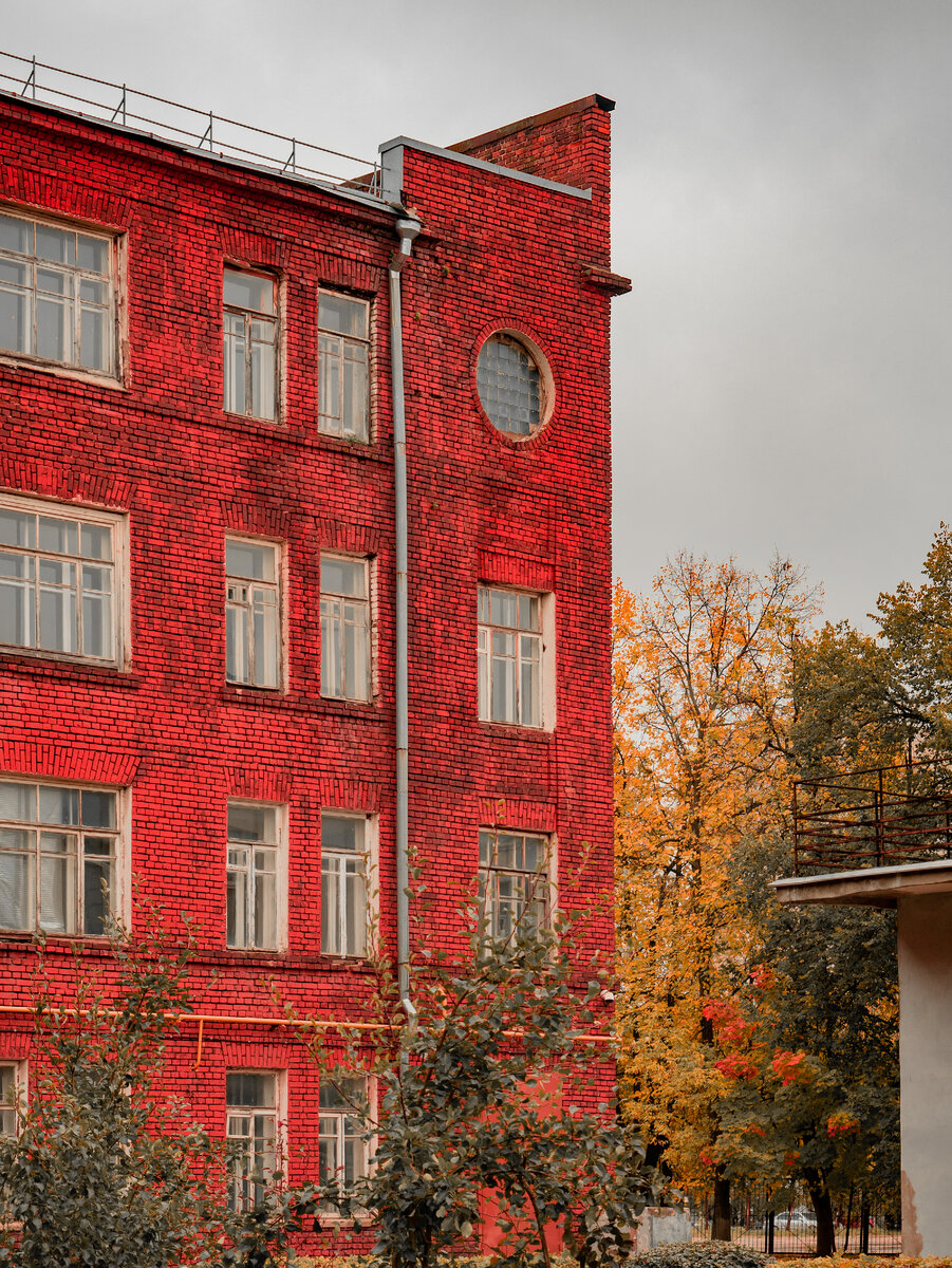 Комплекс общежитий был построен в 20-30 годы XX века