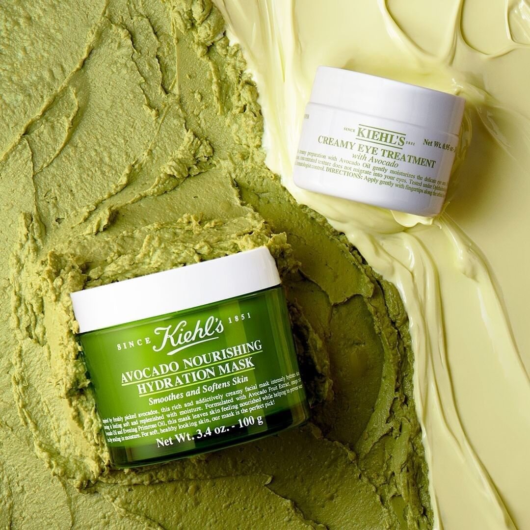 🌺Питательная маска для лица от KIEHL'S
Масло авокадо, масло примулы вечерней, мёд, олива, ромашка🌿
Салатовая консистенция, которая полностью имитирует мякоть фрукта.  Ее легко наносить, она не окрашивает кожу и легко смывается теплой водой.
💎Питает и увлажняет кожу
💎 Разглаживает и смягчает кожу после первого применения
💎 Не содержит отдушек
💎Подходит для всех типов кожи, в том числе чувствительной 
 🌺 Крем для кожи вокруг глаз от KIEHL'S
Легендарная формула, обогащенная высокоэффективным увлажняющим и питательным комплексом масел авокадо и карите (ши), предотвращает потерю влаги и обеспечивает интенсивное и длительное увлажнение тонкой и чувствительной кожи вокруг глаз.
💎Интенсивно увлажняет деликатную кожу вокруг глаз
💎 Содержит бета-каротин, масло ши (карите) и масло авокадо
💎Благодаря водно-масляной текстуре крем не скатывается и не растекается на слизистую глаза
💎Подходит для всех типов кожи, в том числе чувствительной

Пробовали уже эти средства?Пишите в комментариях 😉

#маска#маскадлялица#кремвокругглаз#питание#увлажнение#уходзалицом#kiehl's#бьютиблог
