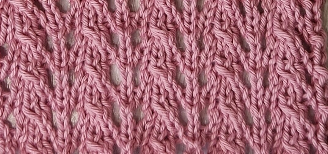 Узор связан хлопковой нитью