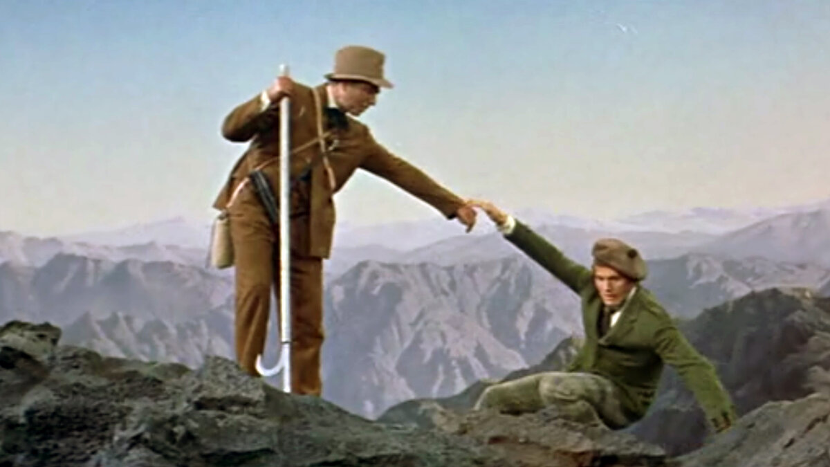 Сэр Оливер и Алек у жерла вулкана