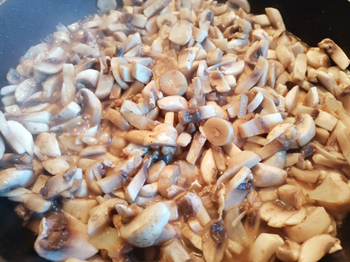 Грибочки почти готовы