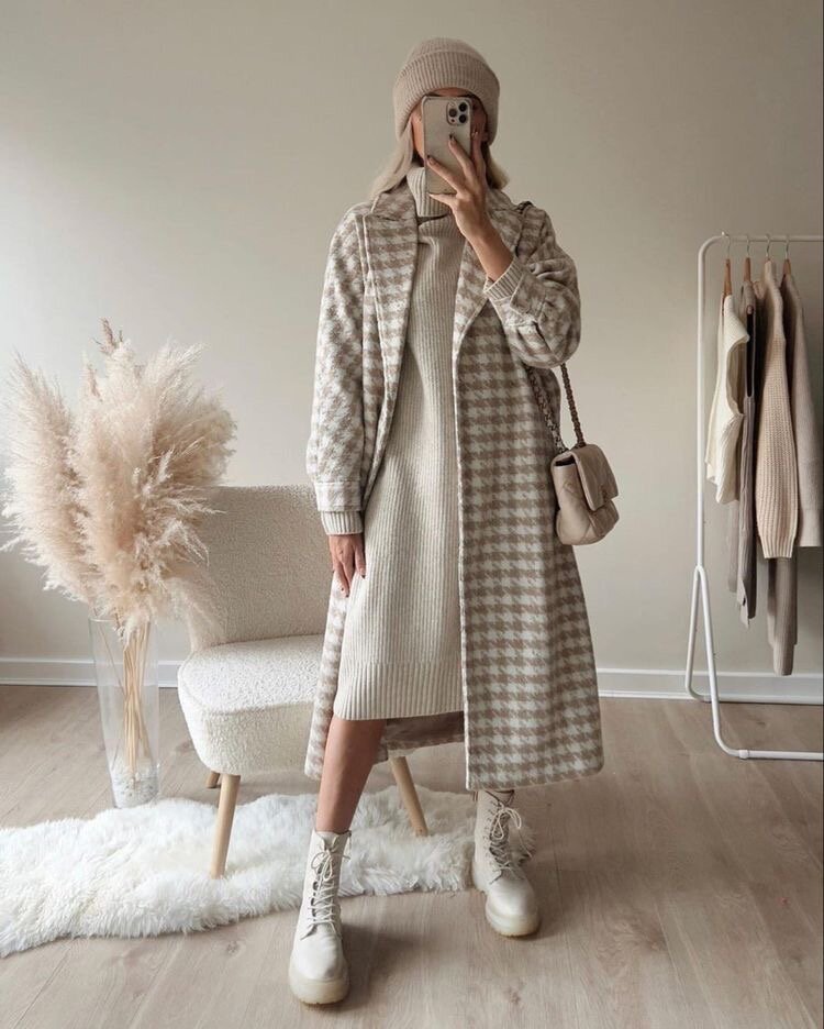 Колготки сюда подойдут только одни -телесные 