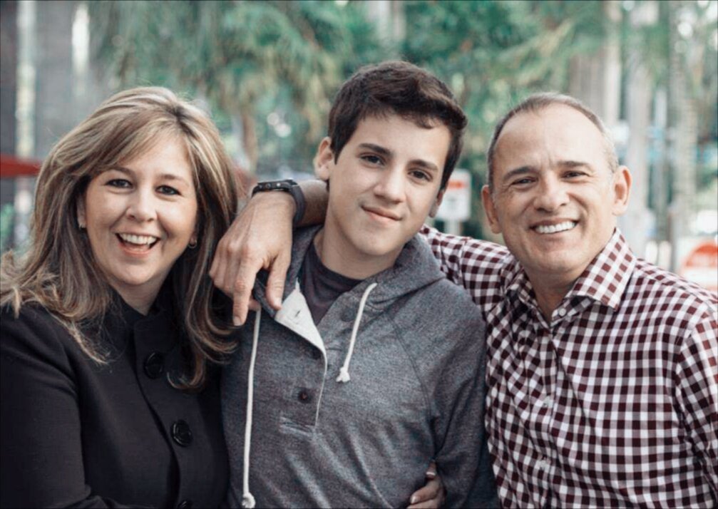 Люся с сыном и мужем