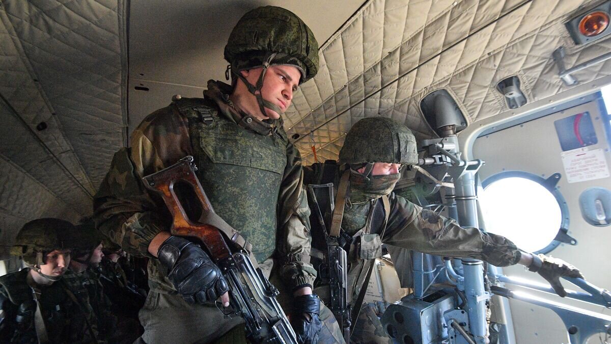    Военнослужащие вооруженных сил Белоруссии во время активной фазы совместного белорусско-российского батальонного тактического учения © Sputnik / Виктор Толочко