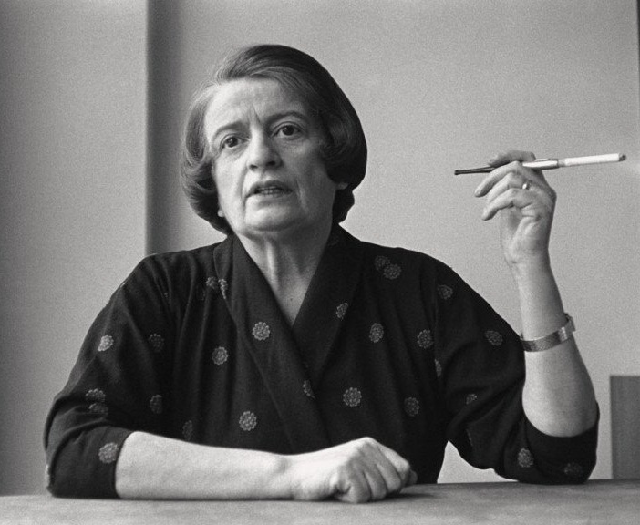 Писательница айн. Американская писательница айн рэнд. Писательница айн. Айн рэнд. Айн рэнд.