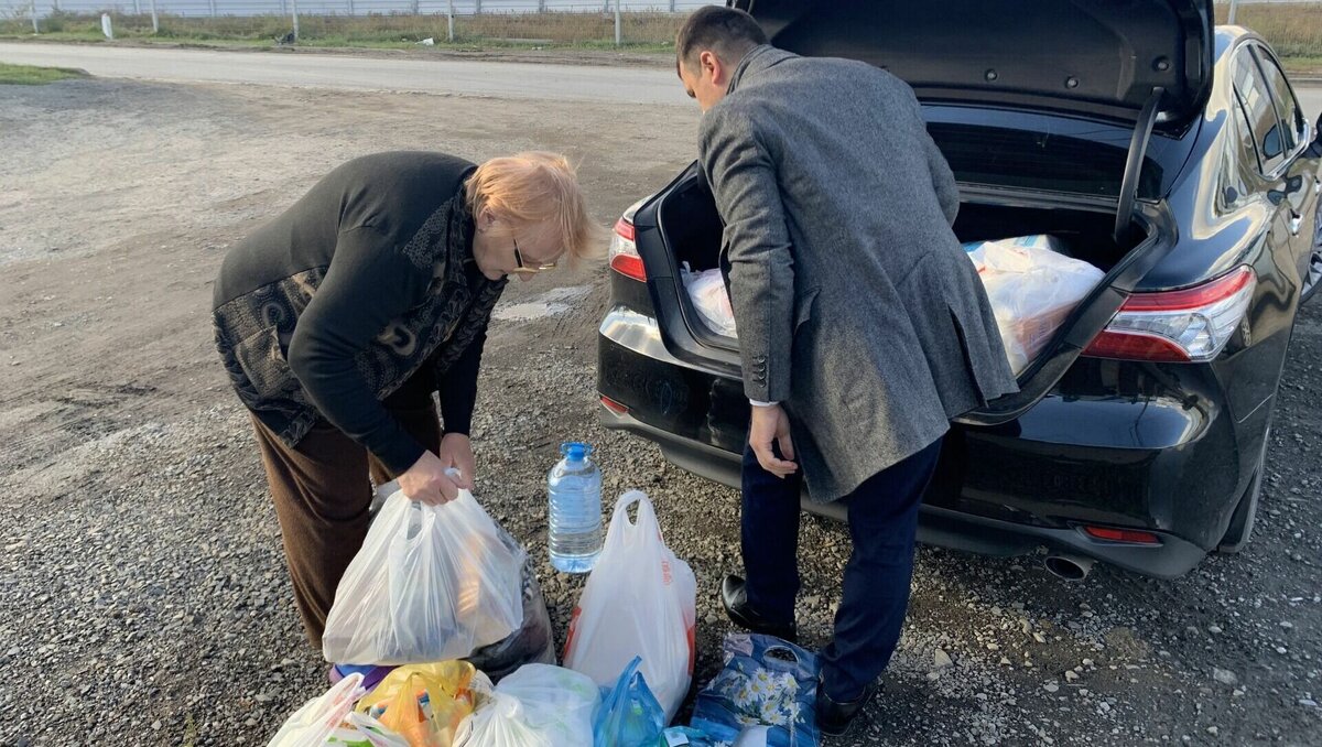     Депутат Заксобрания Ростовской области Евгений Федяев объяснил свою позицию о формах поддержки участников СВО, по его словам они могут быть разными и Фонд помощи, созданный властями, не является панацеей, об этом он сообщил RostovGazeta.