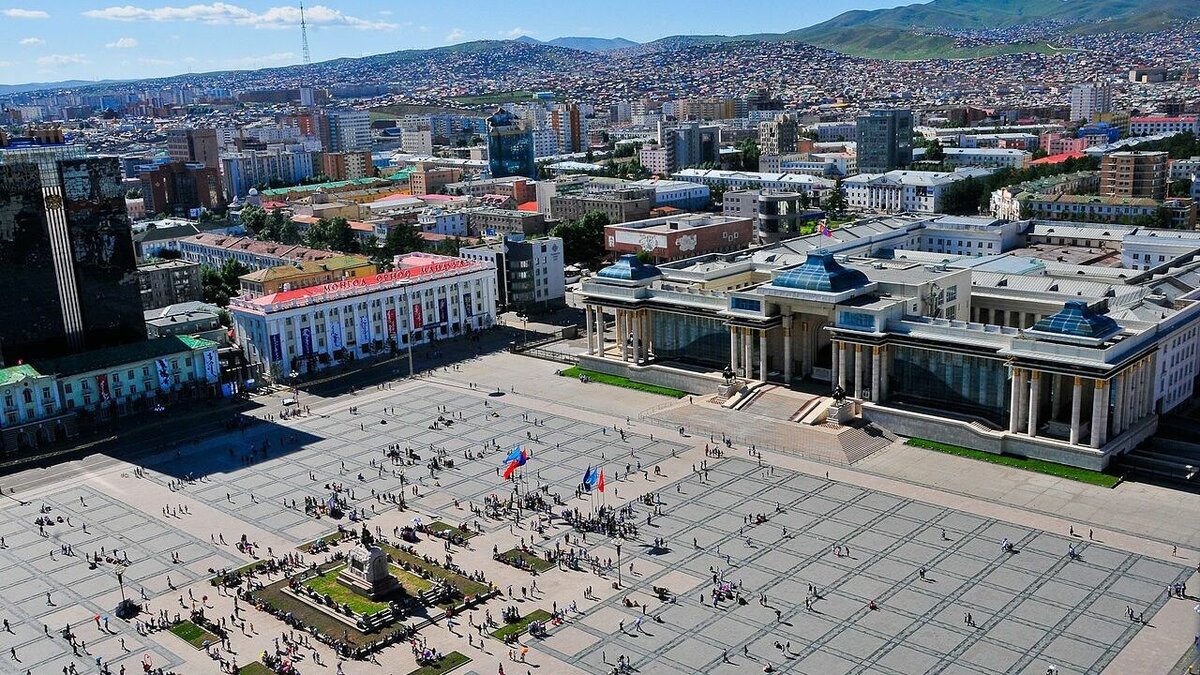     Ограничительные меры против России наносят удар монгольской экономике.