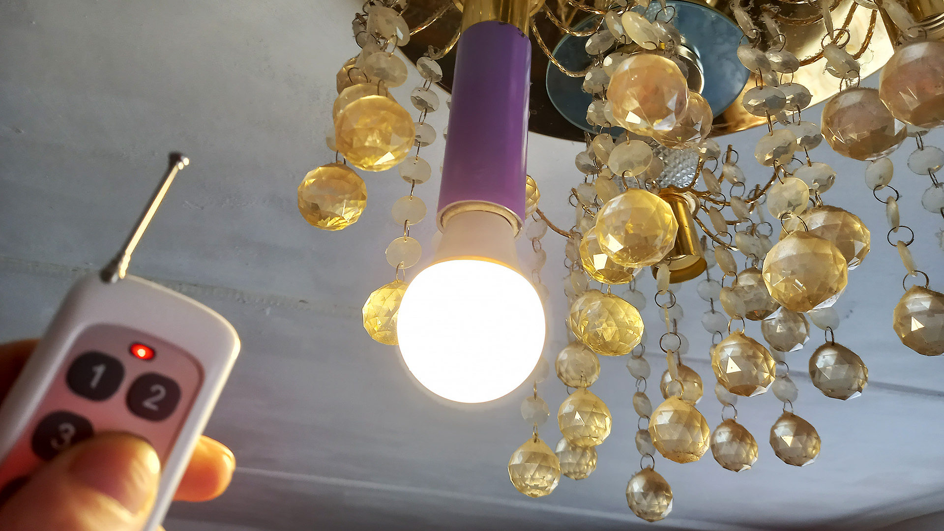 Закрепите и заизолируйте соединения