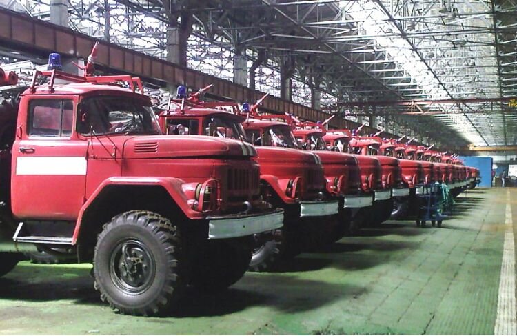 Уральском автомоторном заводе. Уральский автомоторный завод Амур. ЗИЛ УАМЗ 43140. Завод ЗИЛ Новоуральск. ЗИЛ-431412 (УАМЗ).