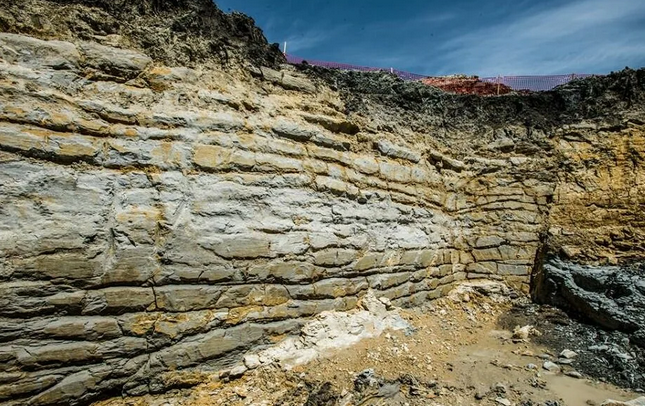 древняя стена в Техасе