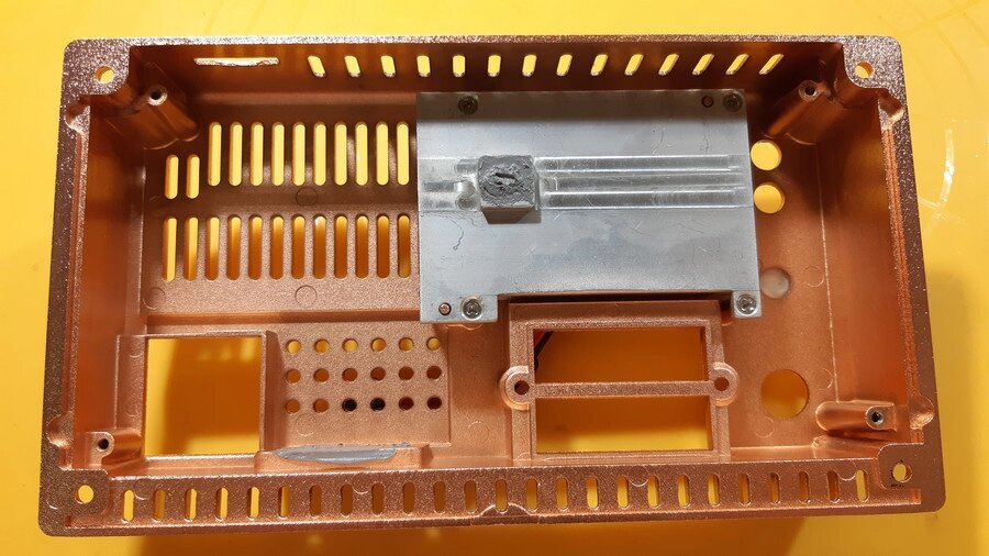  Металический экран-радиатор Teyes CC2