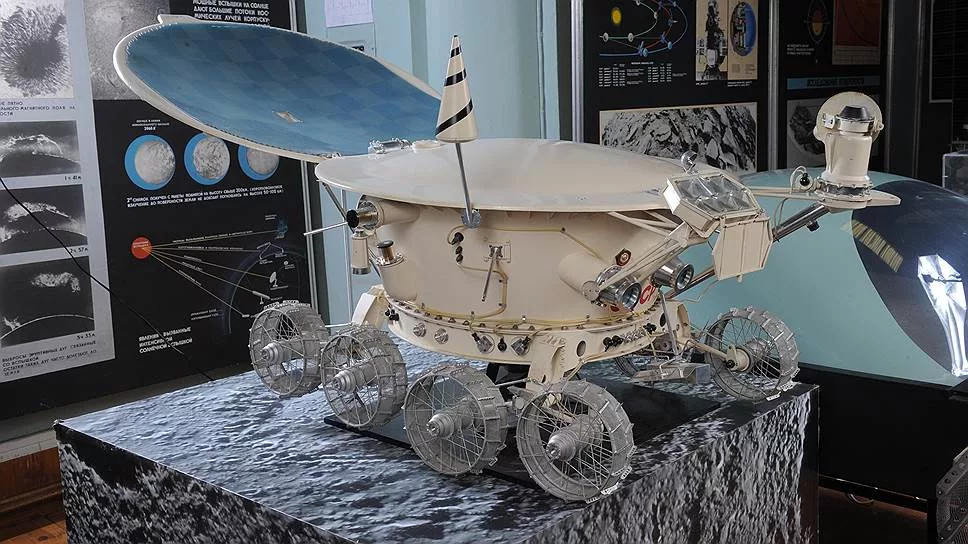 Первый спутник на поверхности луны. Первый Планетоход «Луноход-1». «Луноход-1» 1971. Первый в мире Планетоход Луноход-1 1970 год. Луноход 1 СССР.
