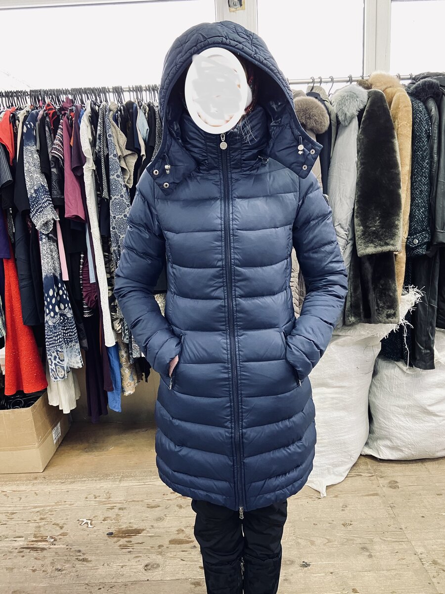 Пуховик Guess размер S цена 467 рублей
