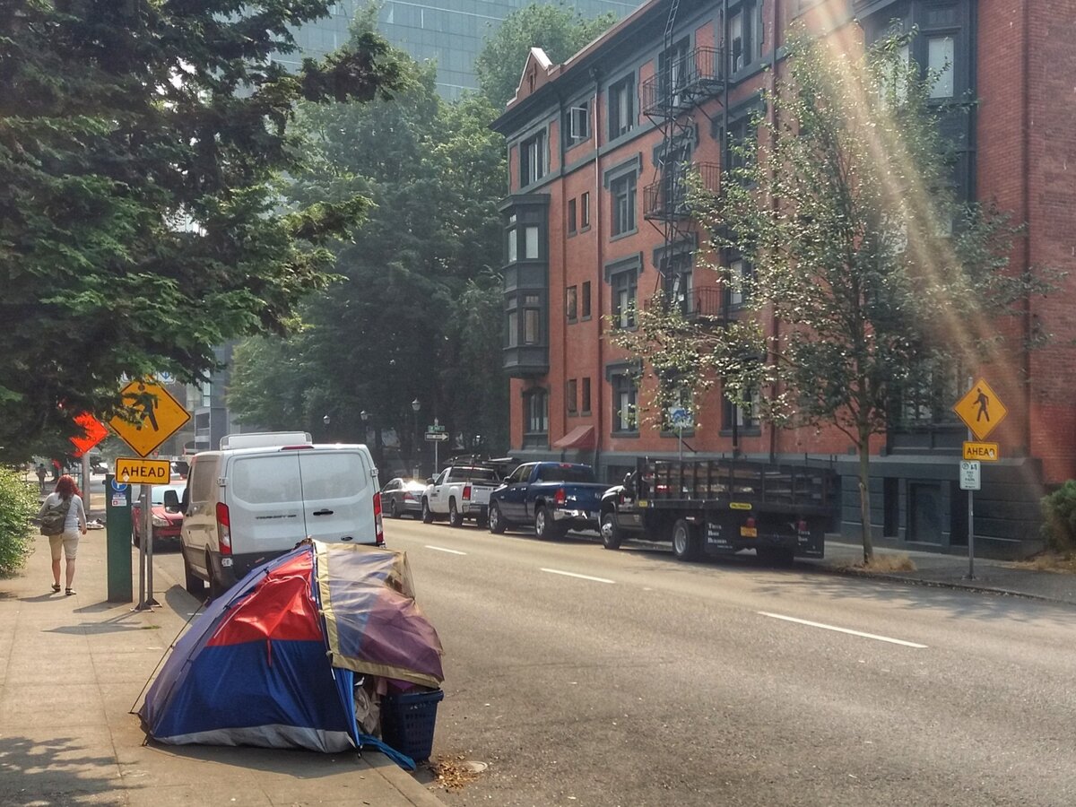 Попробуйте в России поставить так палатку... 