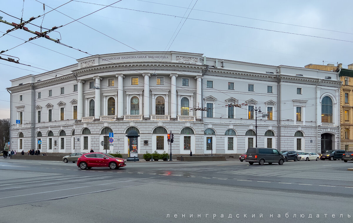 В мае 1795 года Екатерина II своим повелением одобрила представленный ей проект здания Императорской Публичной библиотеки, выполненный архитектором Егором Тимофеевичем Соколовым.-1-2