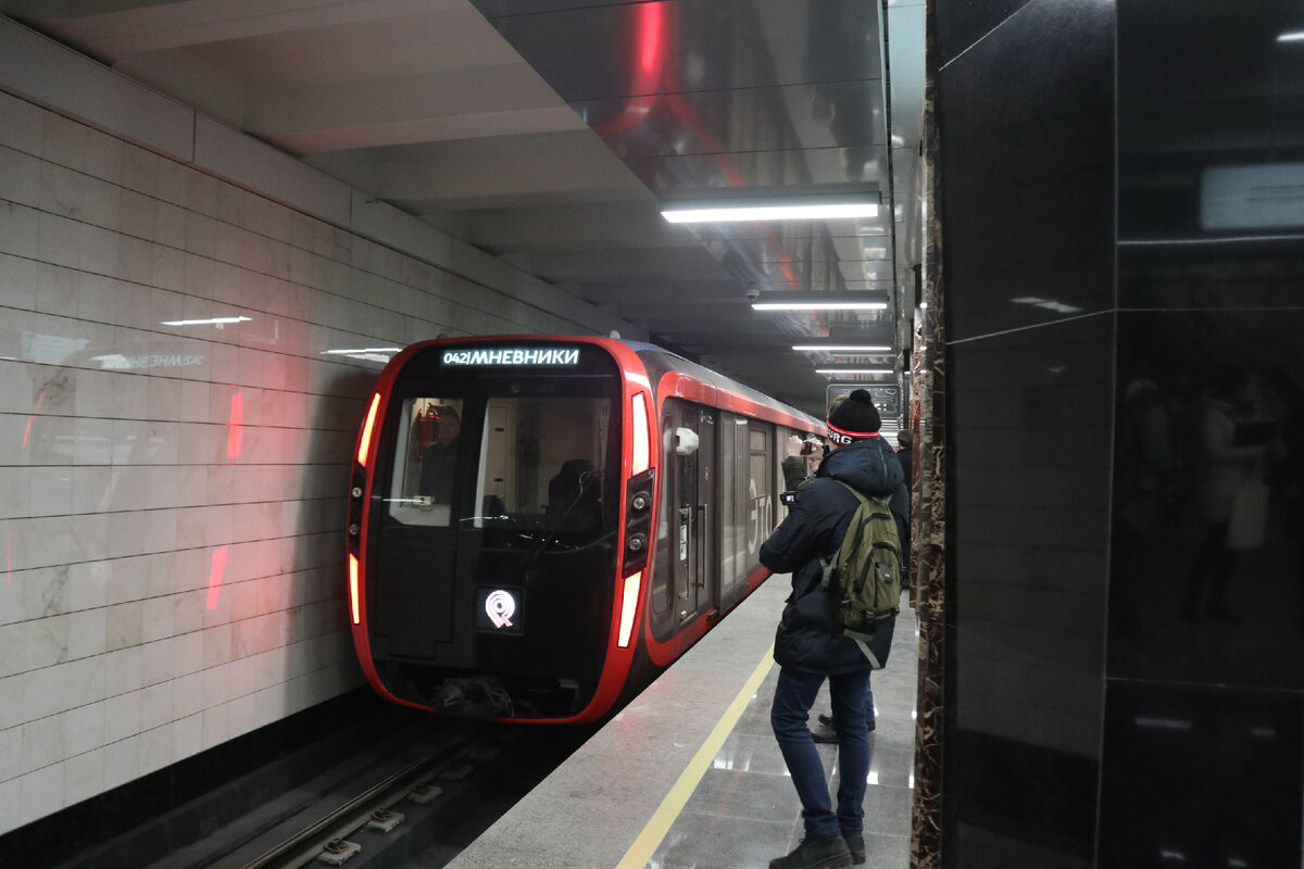 В Москве открыли новый участок Большой Кольцевой линии метро "Мнёвники - Каховская". Как это было?