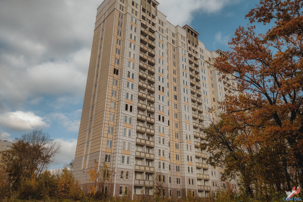 Вы могли бы себе хоть когда-нибудь представить, что где-то совсем не далеко от Москвы будут стоять брошенными современные многоэтажные жилые дома?-2