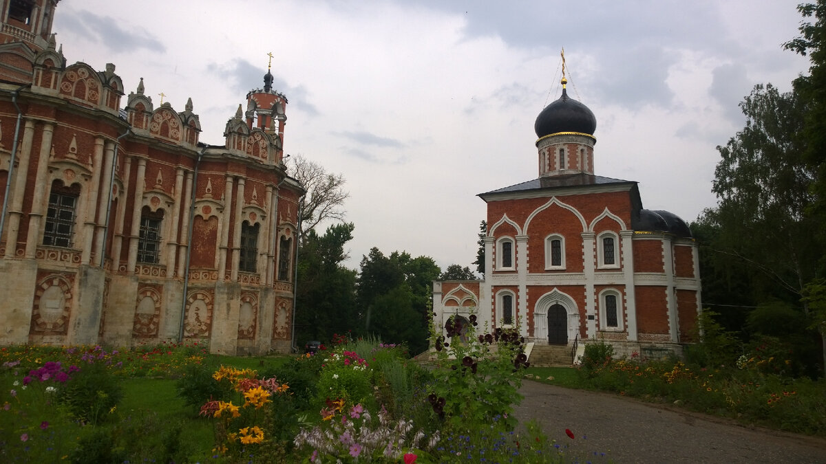 Никольский Собор, цветы фото автора