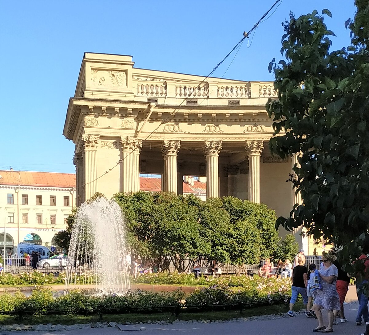 Казанский сквер (листайте галерею)