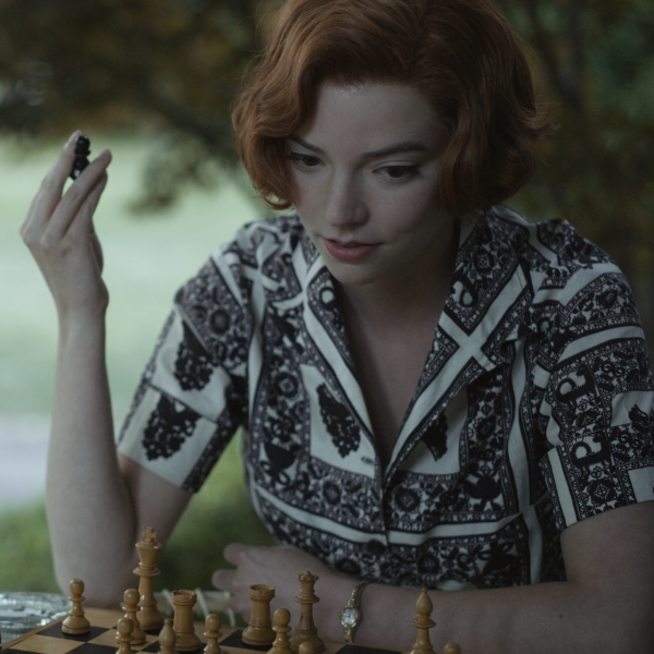 Элизабет Хармон разучивает очередной дебют