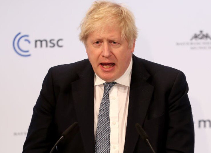 Премьер-министр Великобритании Борис Джонсон объявил о введении нового пакета санкций против РФ за признание сепаратистских образований "ДНР" и "ЛНР" – в частности, о санкциях против 5 российских банков.