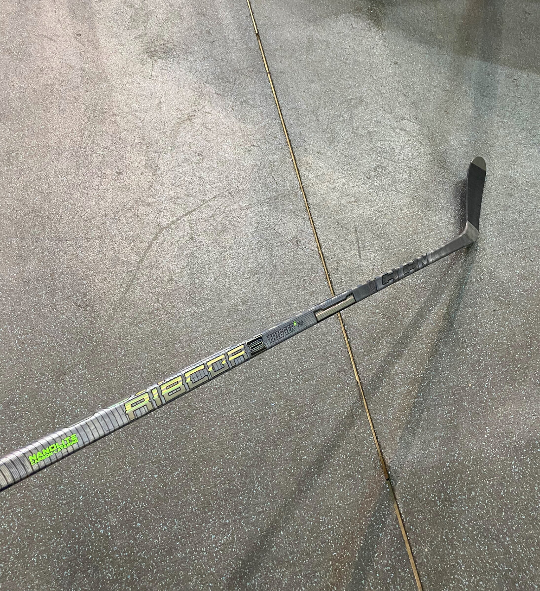 Вчера первый раз вышел на лед с этой клюшкой и делюсь с вами своими впечатлениями.