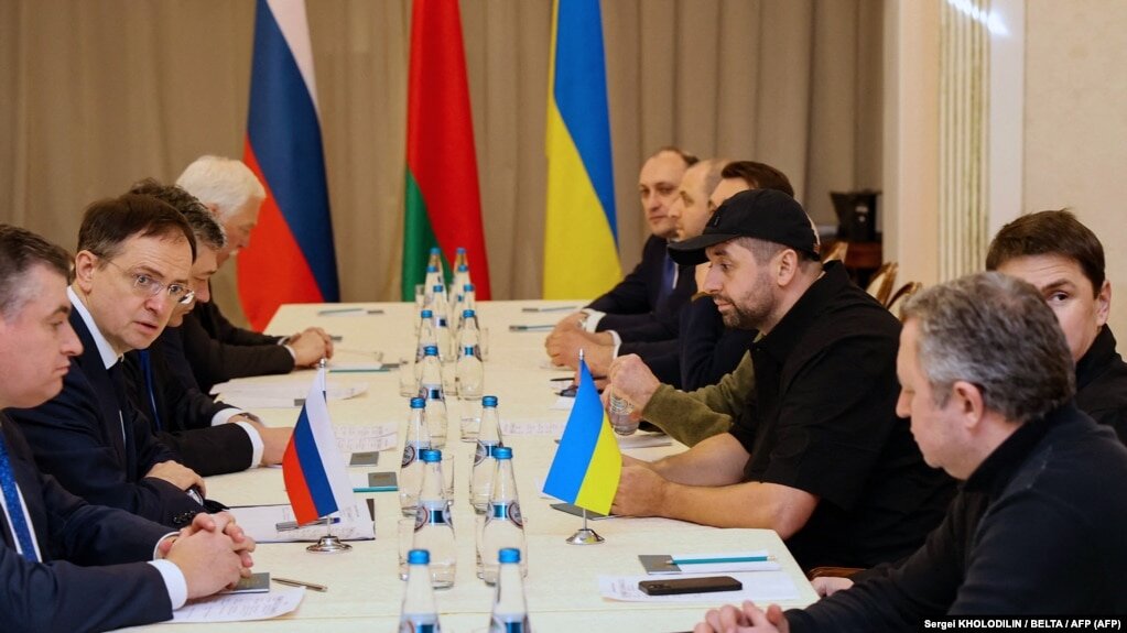 Один из раундов переговоров России и Украины