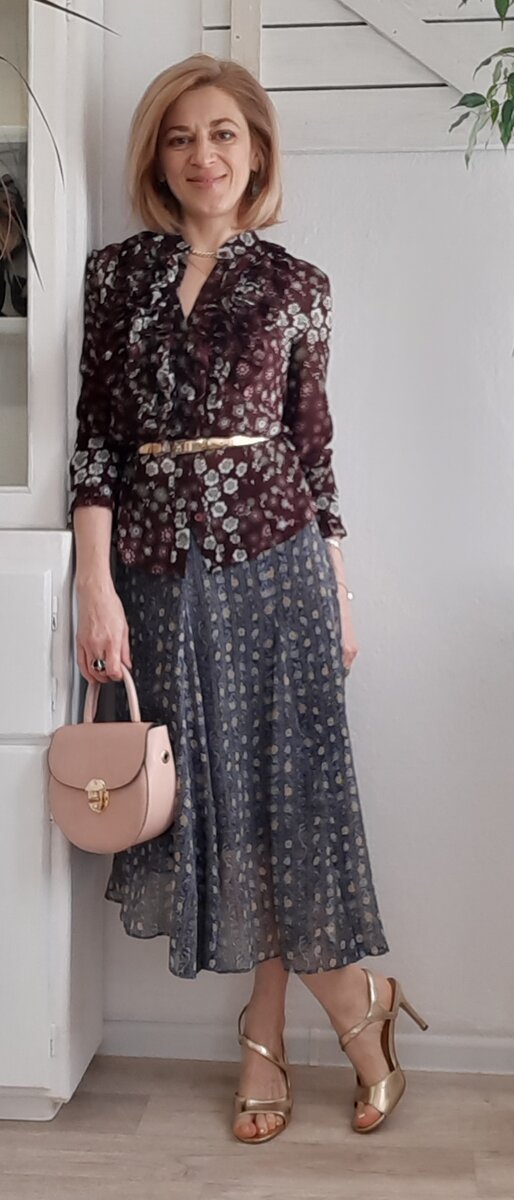 Блузка из секонд-хэнда.