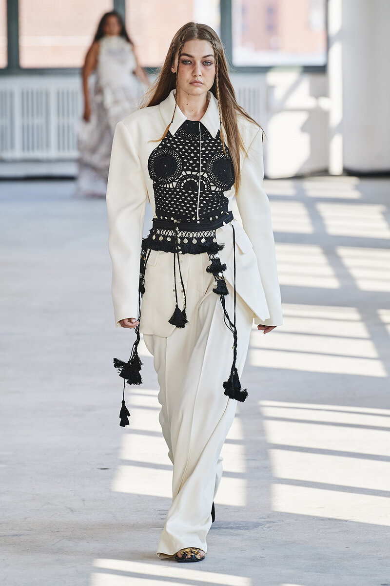    Altuzarra весна-лето 2022IMAXTREE