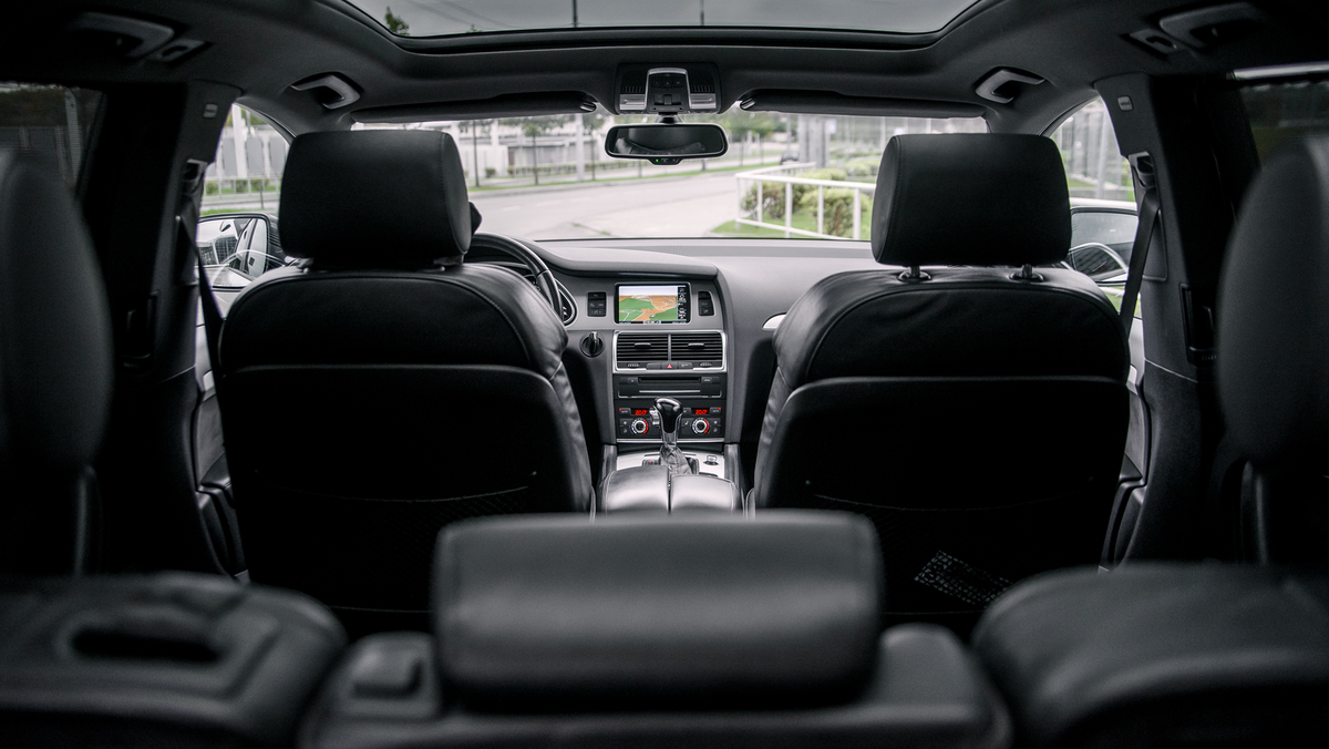 Использование пластика во внутренних и внешних элементах авто делает машину легкой, экологичной и доступной по цене