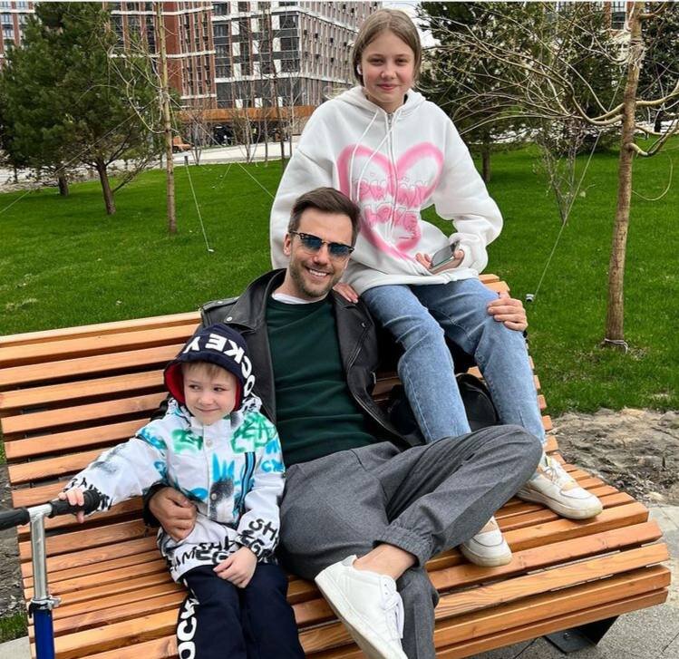 Иван Жидков с детьми. Фото: Соцсети